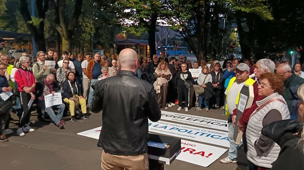 Presidio per la sicurezza: le voci dei modenesi in piazza