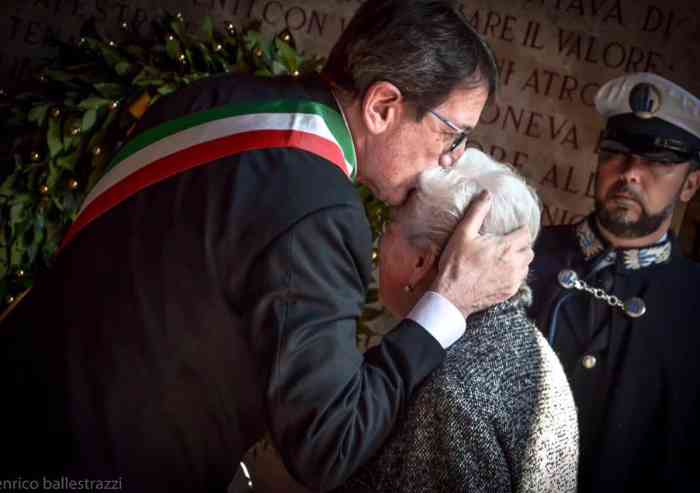 ... Il bacio del Papa