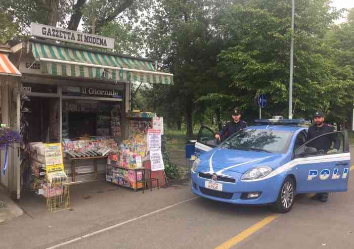 Arrestato dalla polizia dopo un furto ad una edicola di via Emilia Est