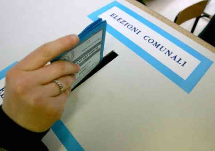 Elezioni, affluenza alle 12 in calo a Vignola, in aumento a Novi e Castelnuovo