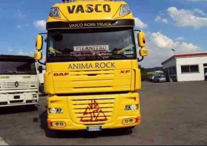 Tir fermi per Vasco, sarà un omaggio al figlio del camionista diventato rock star
