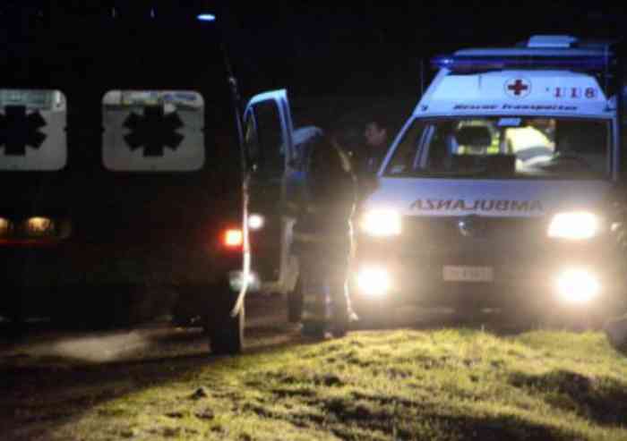 Scivola nella scarpata, 77enne salvato dai vigili del fuoco