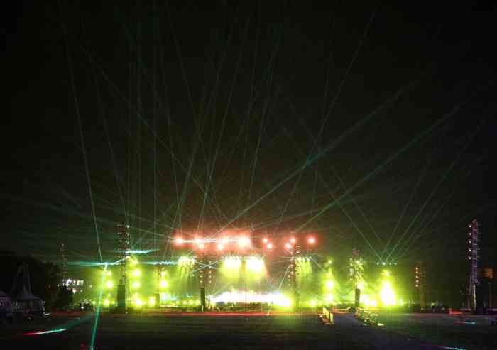 Vasco, le luci del mega palco