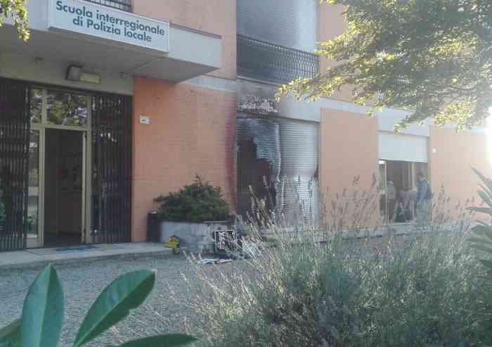 Rogo scuola di polizia di via Busani, esplosione all'alba. Certo il dolo: IL VIDEO