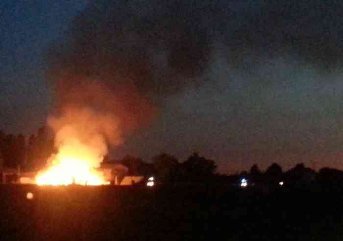 Incendio a Freto, distrutto un capannone pieno di rotoballe