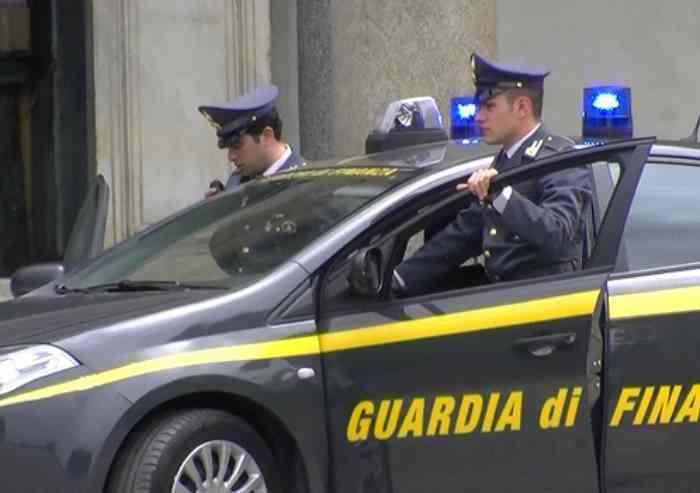 Antiriciclaggio: 4 arresti all'alba