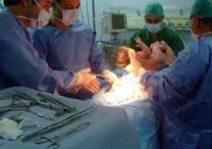 Punto nascite Pavullo, la voce delle mamme: 'Qui hanno salvato la vita alle nostre figlie, vorremmo che anche loro partorissero qui'