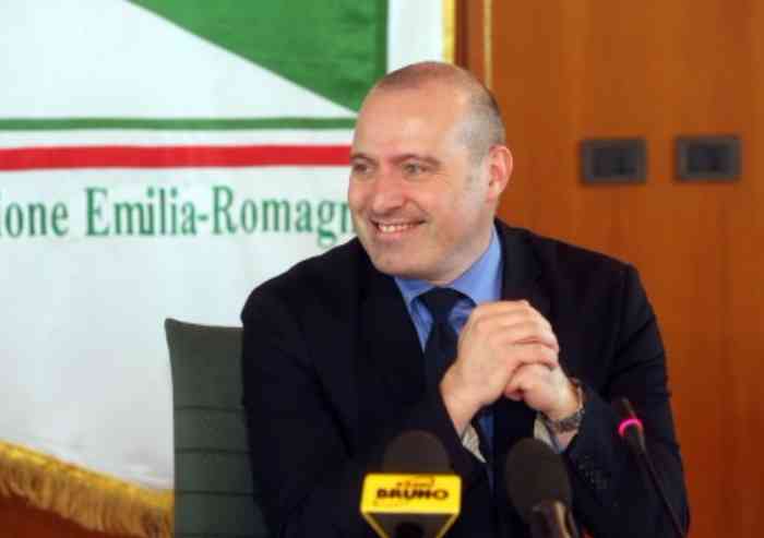 Bonaccini insiste: 'Ricostruzione esemplare'. Ma non è così