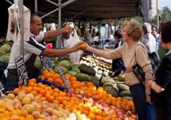 Per il commercio al dettaglio torna il segno più, ma l'occupazione non cresce