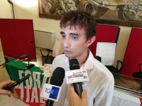 Forza Italia: 'Spesa gratis a chi è in difficoltà ma solo se italiano'
