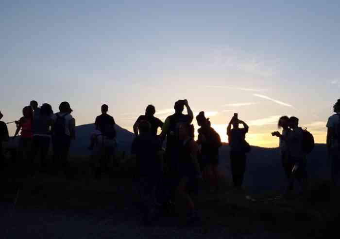 Trekking lungo 5 cascate e musica al tramonto