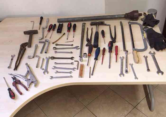 Rubavano in stabile abbandonato: tre nomadi arrestati