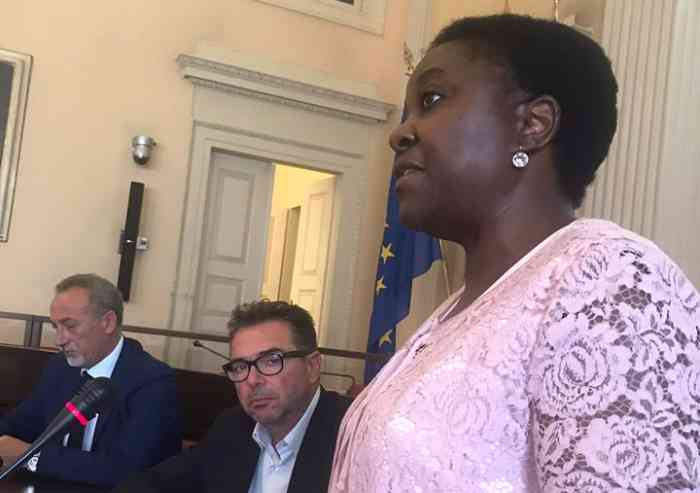 Pavarotti, l'omaggio della Kyenge