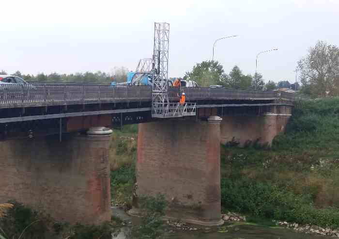 Finale, il ponte sul Panaro è pericoloso: chiuso fino a data da destinarsi