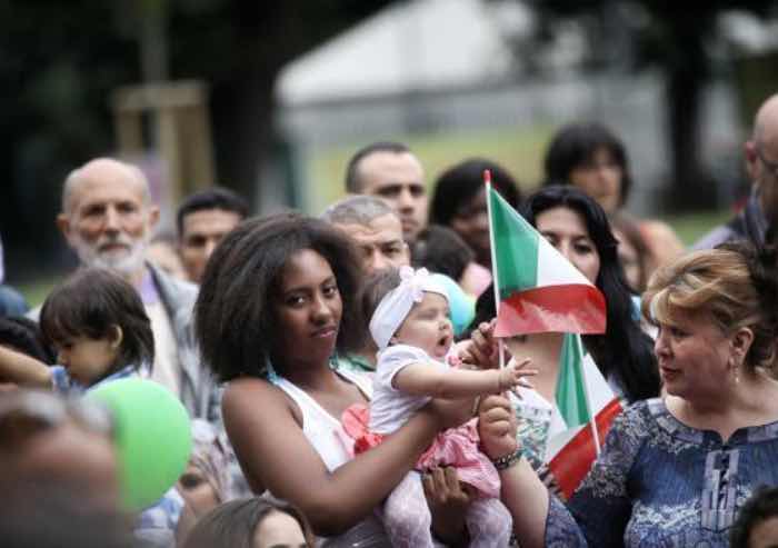 Modena, la città vuole lo ius soli. O meglio il Consiglio comunale con Pd, Mdp-Art.1 e Per me Modena