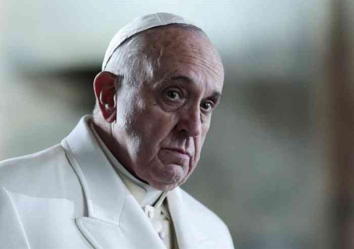 Lettera papale 'corretta' da 62 sacerdoti e studiosi: 'Contiene 7 posizioni eretiche'