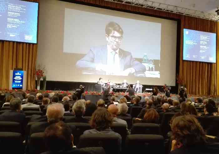 Cersaie, il governo lancia la campagna elettorale: 'Riformeremo il titolo V della Costituzione'