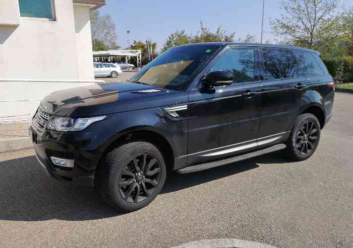 Viaggiavano su un'auto rubata: fermati