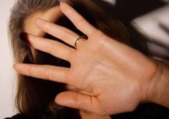 Dottoressa stuprata, il giudice derubrica a incidente sul lavoro. 'Io violentata anche dalle Istituzioni'