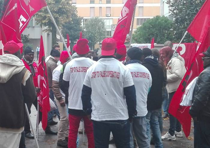 Castelfrigo, lavoratori a Confidustria: 'L'illegalità non ci fermerà'