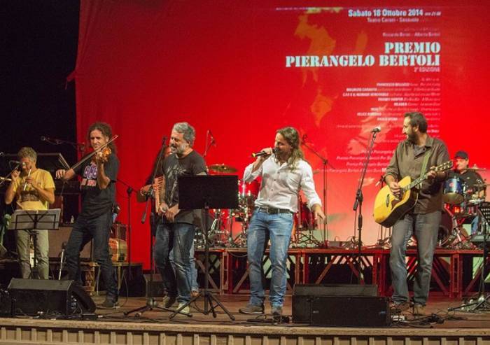 Stasera il Premio Bertoli con Francesco Guccini