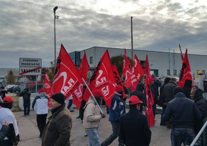 Castelfrigo esternalizza per paura dello sciopero