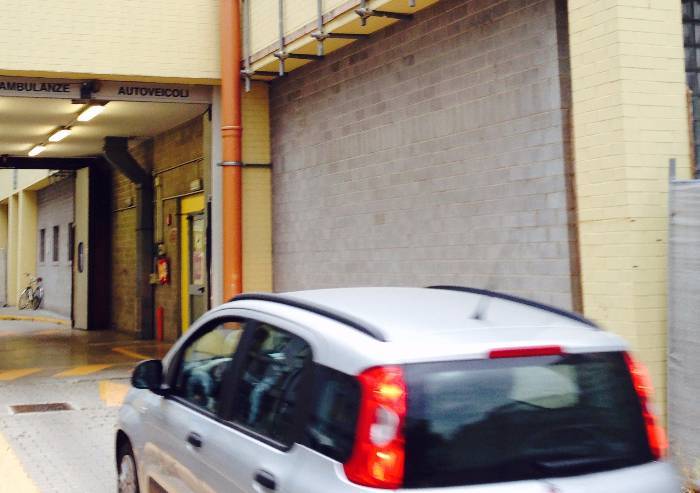 Policlinico, partorisce in auto al Punto di Accoglienza