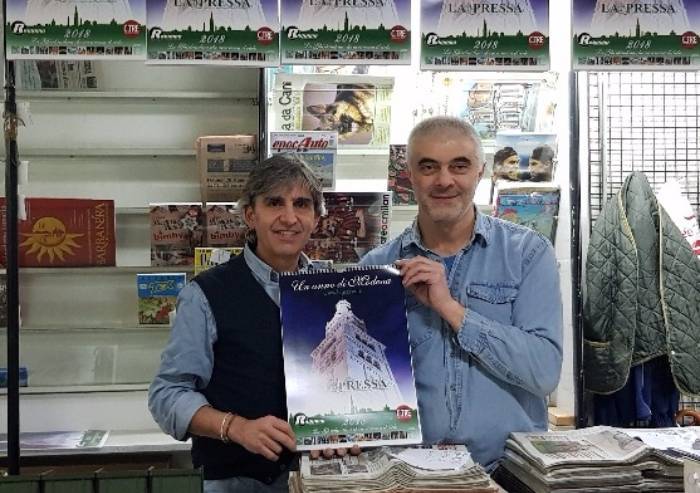 'Comprate il calendario per aiutare l'edicola della Rotonda'