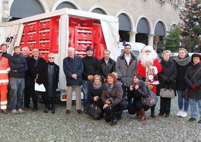 Regina Elena, duemila panettoni in regalo a bimbi e anziani