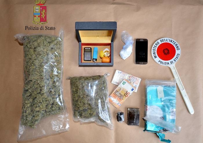Aveva in casa 2 kg di droga, blitz e arresto della Polizia