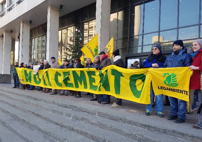 'Legge urbanistica regionale, oggi si celebra l'avanzata del cemento'