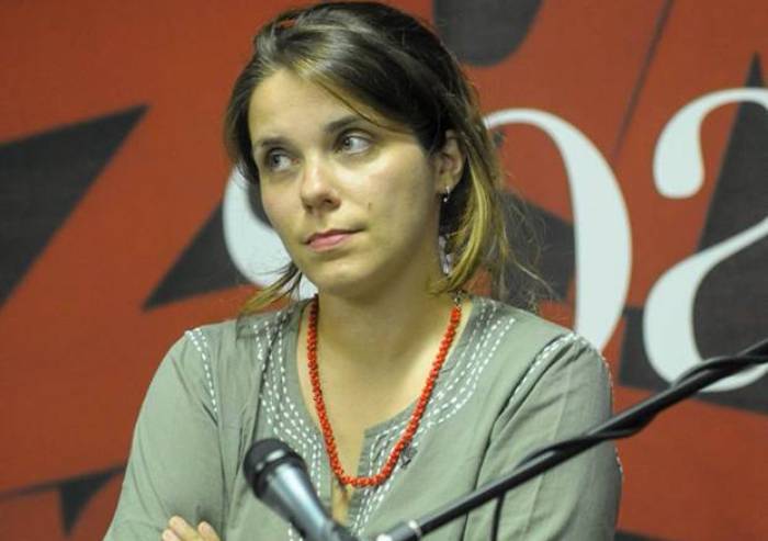 'Lasciamo i sacchetti a pagamento e mettiamo gratis i preservativi'