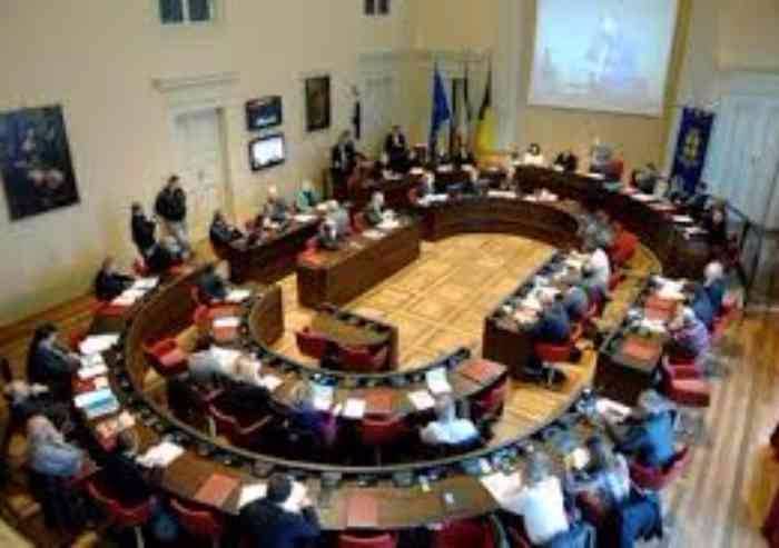 Consiglio 'passacarte', botta e risposta Sindaco - M5S