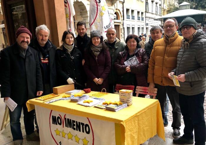 M5S Modena: lo smog degli spot elettorali dell'amministrazione