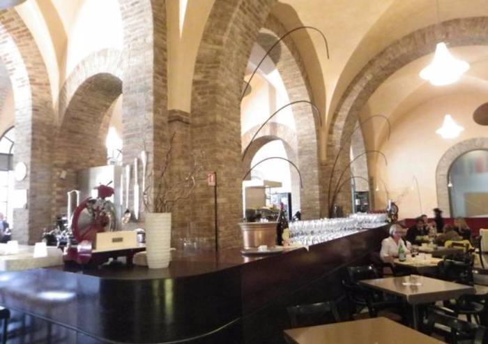 Caffè concerto, in Consiglio i debiti saldati col 'baratto'