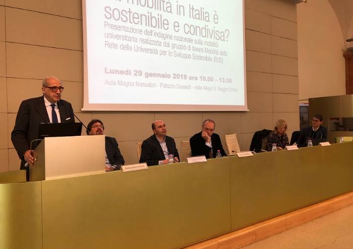 Lento, irregolare, non puntuale: Unimore boccia il trasporto pubblico