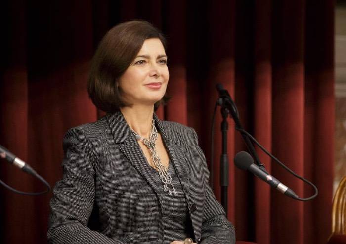 Fotomontaggio choc su Facebook, Boldrini sgozzata