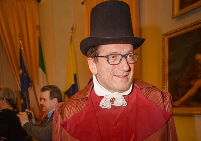 Il gran ballo di Carnevale del sindaco-duca Muzzarelli