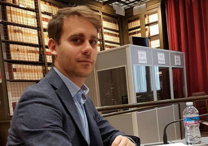 Ferraresi (M5S) attacca Sgarbi: 'Vitalizio da 9mila euro e condanne'