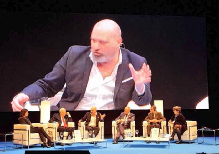 Bonaccini: 'Cari 5 Stelle, noi in Emilia i privilegi li abbiamo tolti'