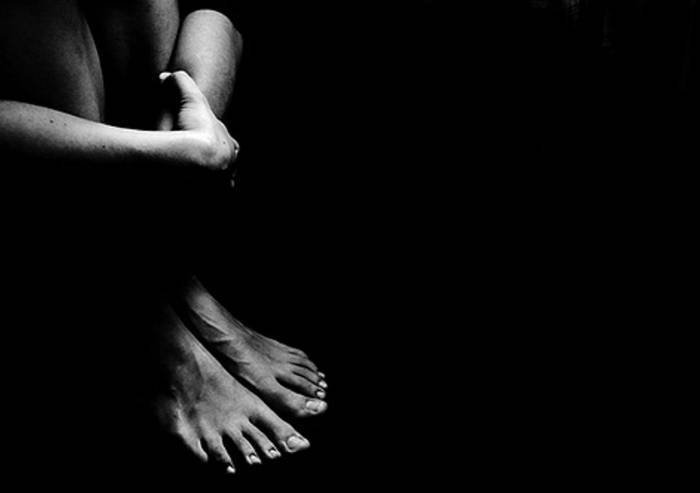 Picchia per anni la moglie davanti ai figli: denunciato marocchino