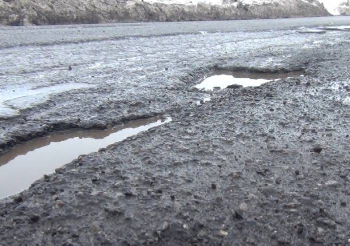 125 milioni di euro di tasse e imposte versate per avere strade bucate