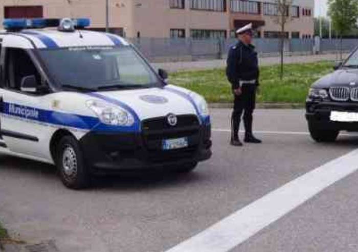 Ubriaco al volante e motociclista senza patente fermati dalla PM
