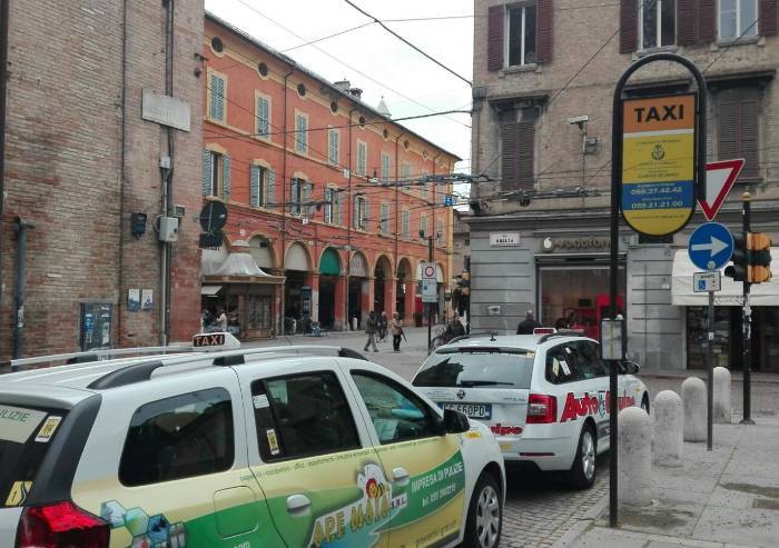Piazza Matteotti, taxisti sul piede di guerra