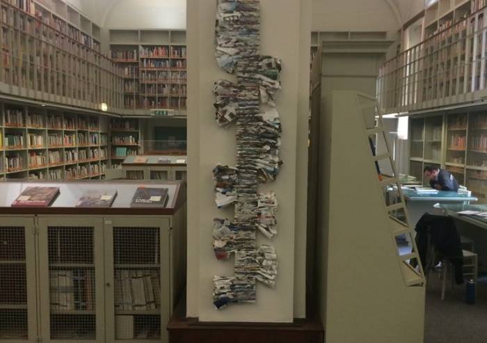 Biblioteca Poletti, due donazioni e una nuova installazione artistica