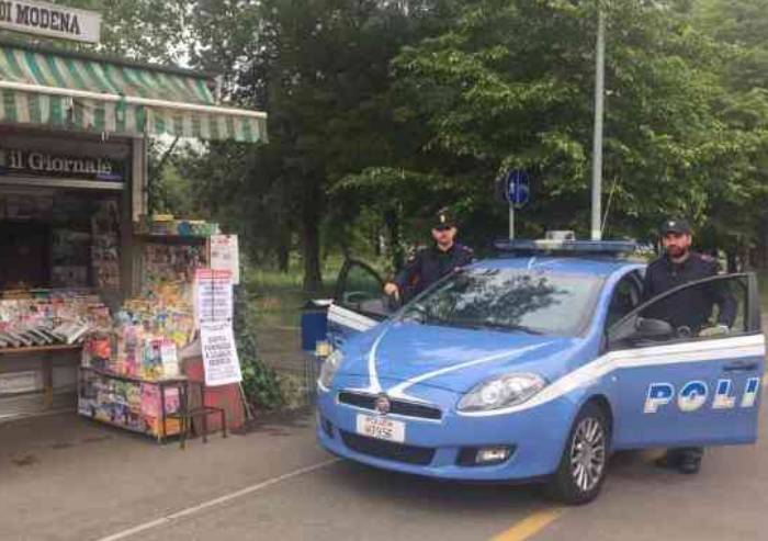 Ruba occhiali all'extracoop: arrestata