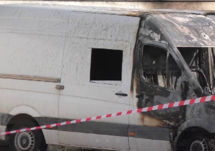 Incendio furgoni, Galli: 'Sono metodi mafiosi, fare chiarezza'