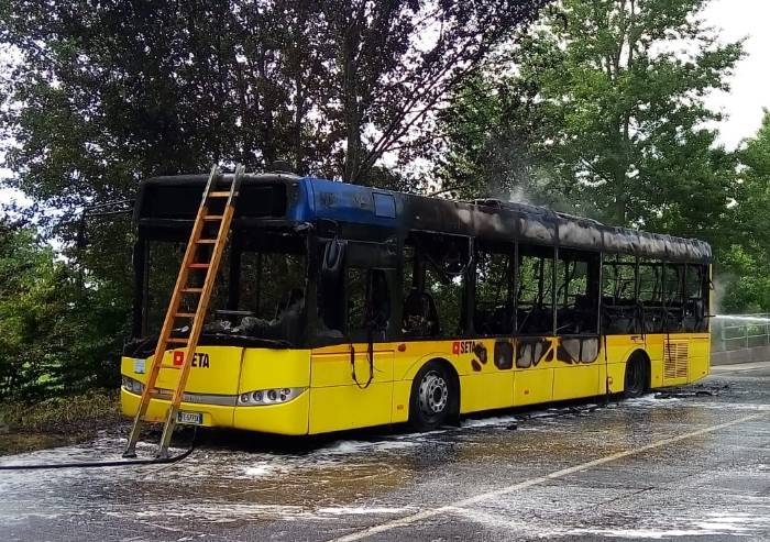 Ancora un bus Seta in fiamme: il rogo oggi a Campogalliano