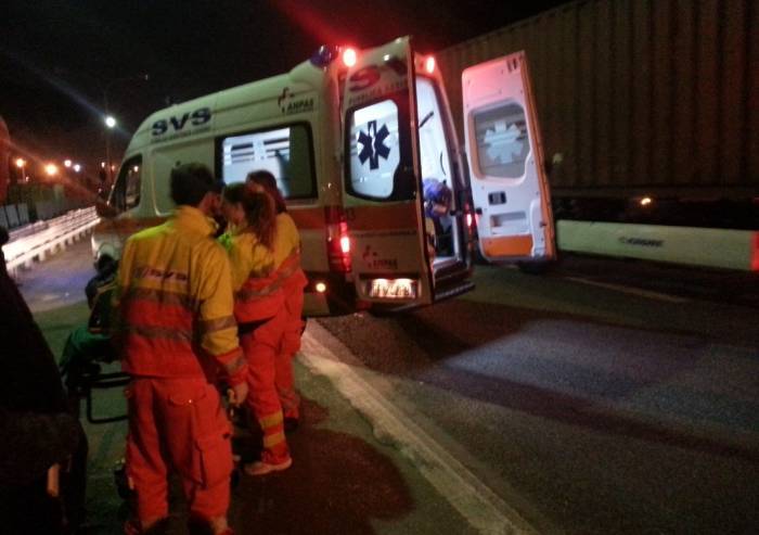 Tragedia in tangenziale a Castelfranco: muore un motociclista