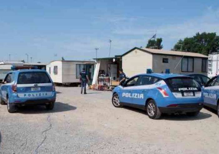 Rissa al campo nomadi, tre feriti cinque denunciati